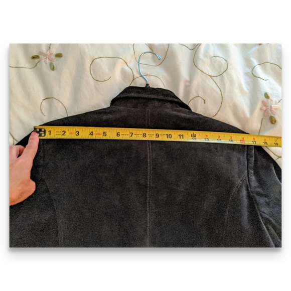 🎇2/$15🎇 Vintage Black Suede Blazer - Picture 4 of 8